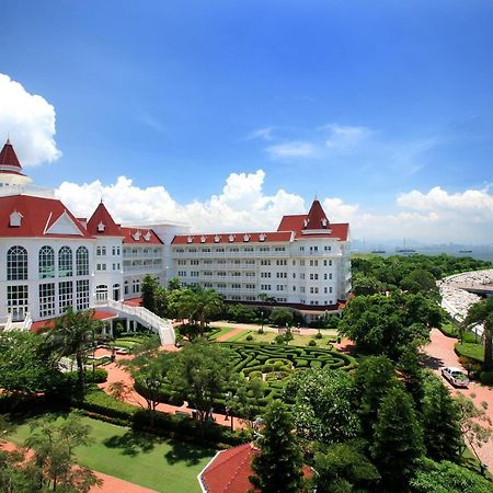 Hong Kong Disneyland Hotel Tsuen Wan  Exterior photo The hotel