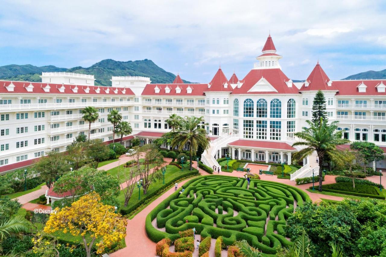 Hong Kong Disneyland Hotel Tsuen Wan  Exterior photo Disneyland Hotel