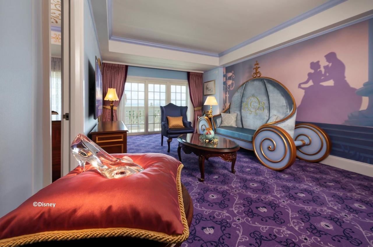 Hong Kong Disneyland Hotel Tsuen Wan  Exterior photo Cinderella's Royal Table