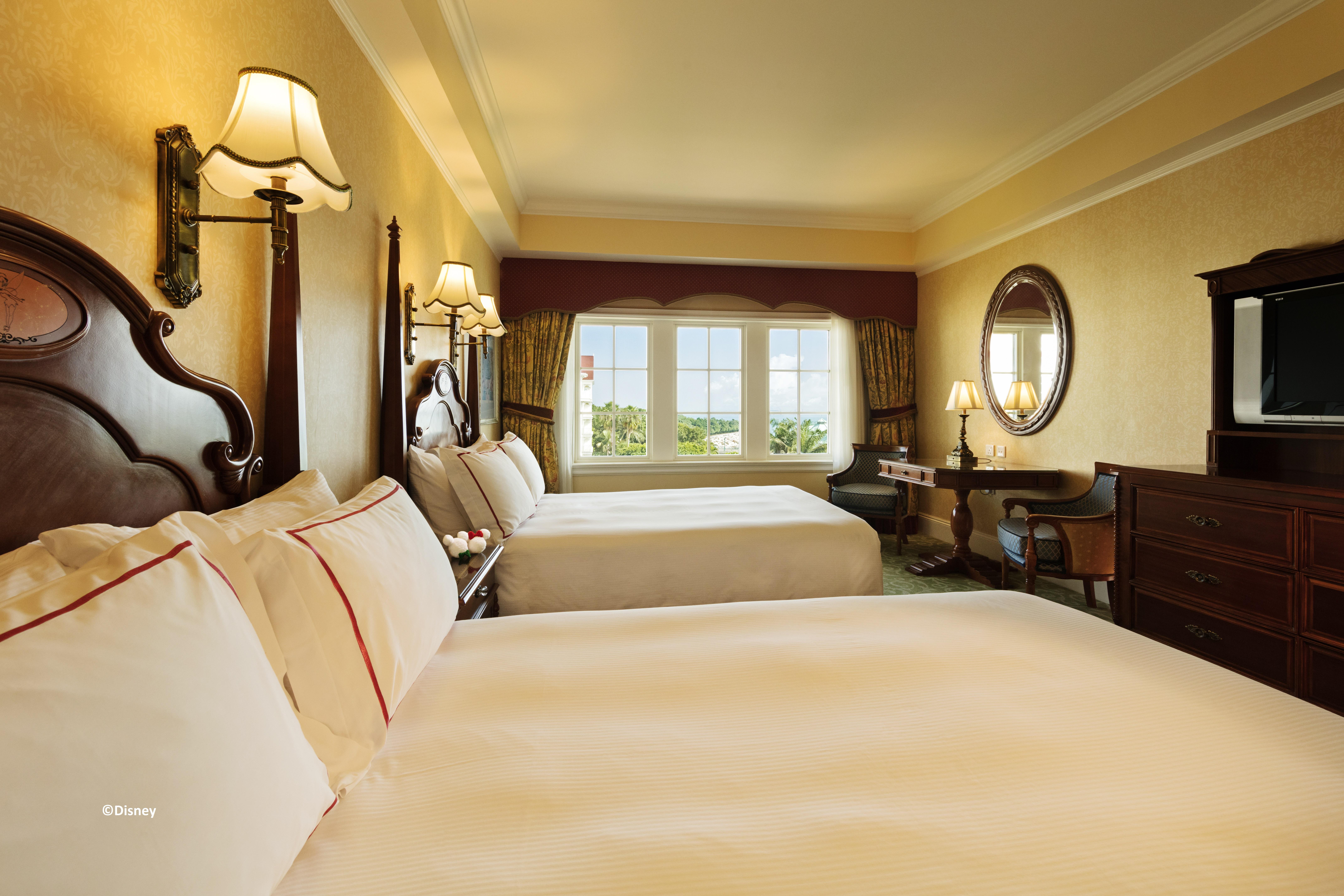 Hong Kong Disneyland Hotel Tsuen Wan  Exterior photo A room at the Disneyland Hotel