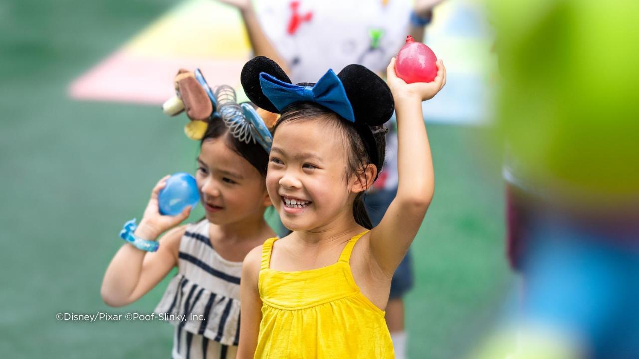 Hong Kong Disneyland Hotel Tsuen Wan  Exterior photo Children playing with water balloons