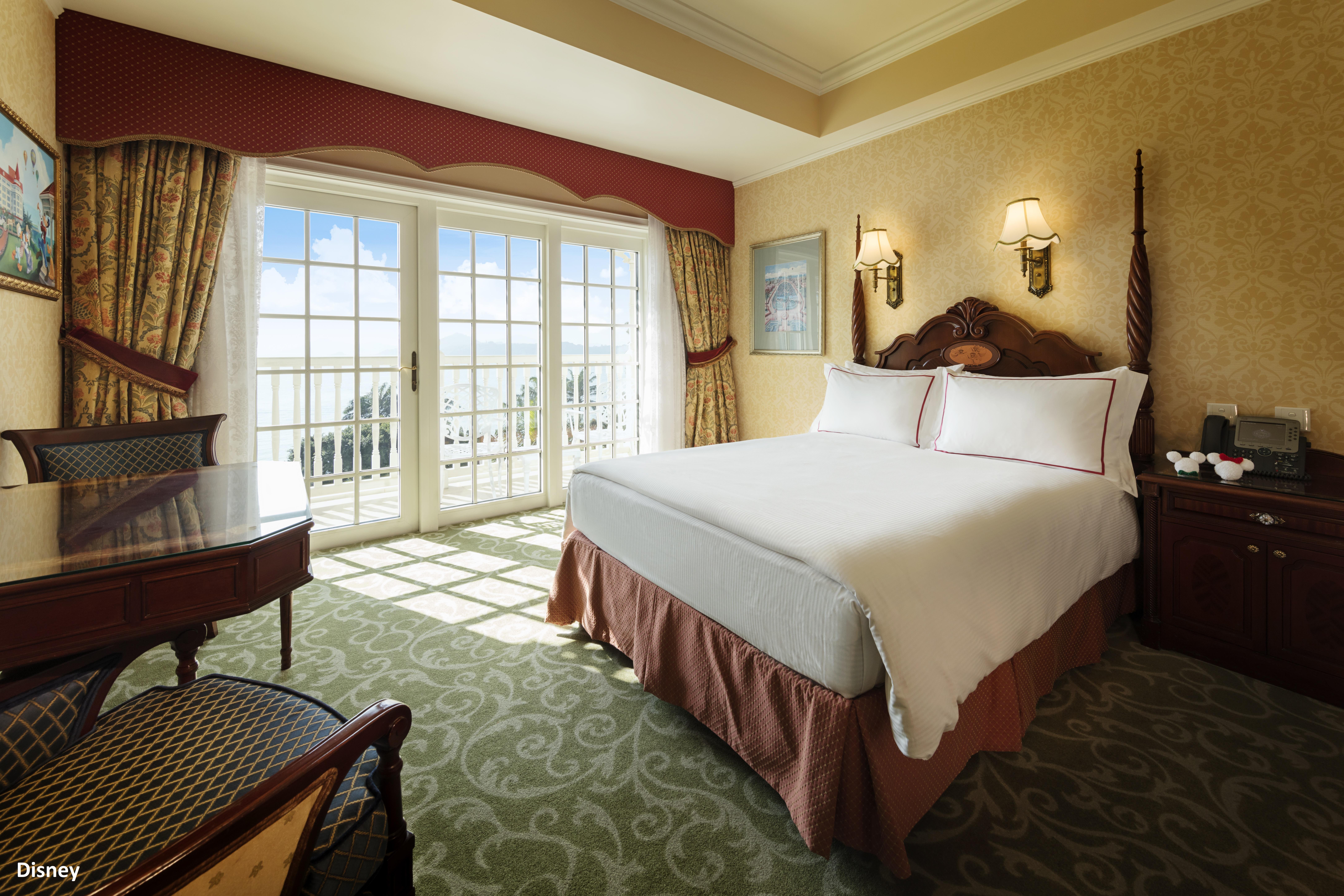 Hong Kong Disneyland Hotel Tsuen Wan  Exterior photo A bedroom at the Disneyland Hotel