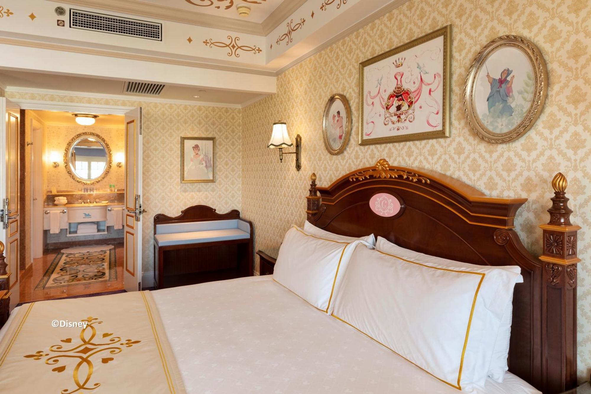 Hong Kong Disneyland Hotel Tsuen Wan  Room photo A bedroom in the Disney Suite