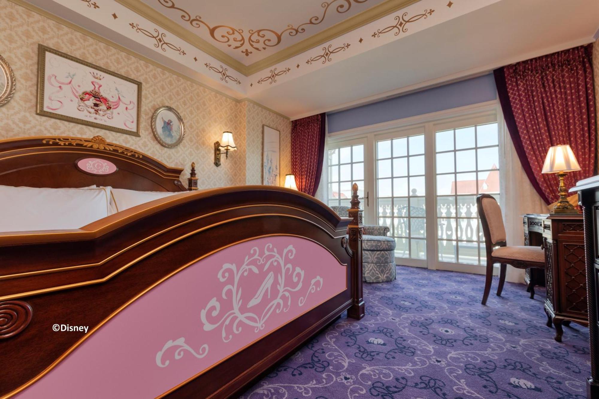 Hong Kong Disneyland Hotel Tsuen Wan  Room photo A bedroom in the Disneyland Paris Hotel